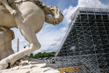 Vista del estado de las obras del parque de la competición de monopatines, en los preparativos para los Juegos Olímpicos París 2024, en la Plaza de la Concordia de París.