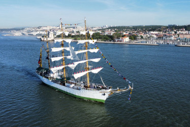 El buque ARC Gloria en su llegada a Lisboa (Portugal), en donde estuvo hasta el 17 de abril, antes de partir hacia Italia, Francia, España, Bélgica, Suecia, Alemania, Países Bajos y Reino Unido.
