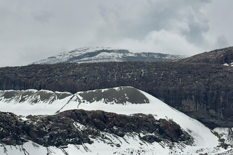La nevada en el sector de Arenales con vista al cráter Arenas del volcán Nevado del Ruiz.