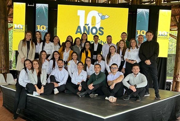 La Cámara de Comercio de Manizales celebra los 10 años de Neurocity, Laboratorio de Innovación y Creatividad, que surgió como estrategia para impulsar las ideas, la genialidad y con ello el crecimiento, la competitividad y la sofisticación empresarial en la región. Por muchos años más.