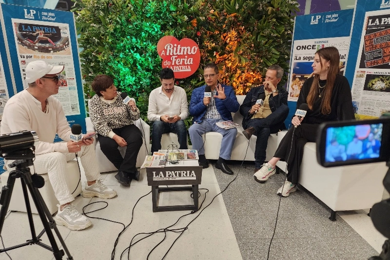 Ellos son los presentadores de A Ritmo de Feria.