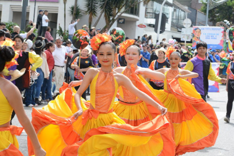 El baile estuvo presente a lo largo del trayecto animando a los asistentes. 