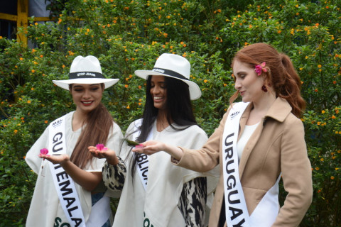 Guatemala, Bolivia y Uruguay también quisieron tener en sus manos a un colibrí. 