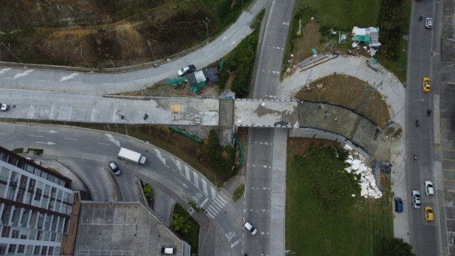 Vista aérea de las obras del puente elevado de la Baja Suiza en agosto de este 2024.