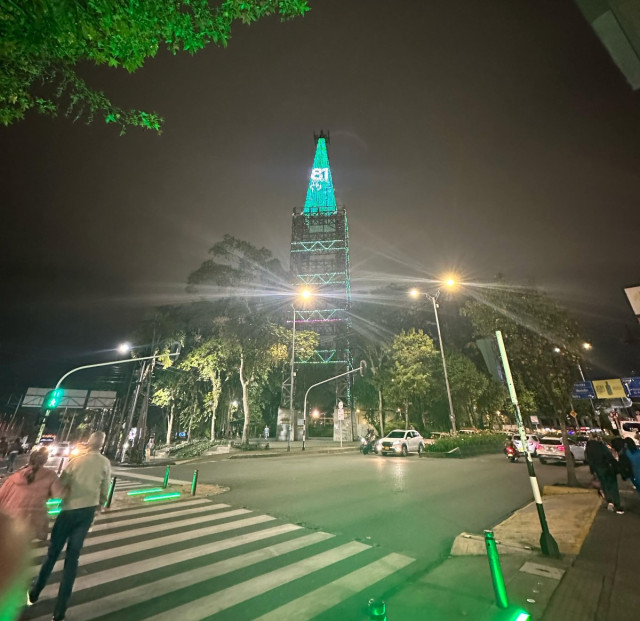 La estructura se encendió en la noche de este miércoles (26 de febrero).