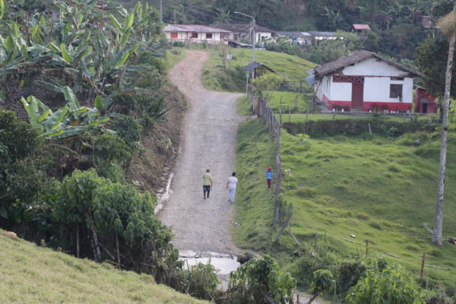 La Defensoría del Pueblo confirmó que en zona rural de Riosucio (Caldas) hay Grupos Armados Organizados. Autoridades regionales lo niegan insistentemente.