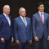 Los presidentes de México, Andrés Manuel López Obrador (c), de Estados Unidos, Joe Biden (i), y el primer ministro de Canadá, Justin Trudeau, se reúnen hoy en el Palacio Nacional en Ciudad de México (México). 