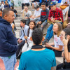 El rector del Cinoc, Juan Carlos Loaiza, en reunión con estudiantes. Hace cerca de 40 años edificaron la primera sede, donde construyeron el actual Campus Universitario. 