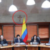 Corte Constitucional. En la parte alta se ve el Cristo que fue retirado.