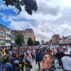 Miles de maestros seguirán en Bogotá, así no haya hoy debate a ley estatutaria de educación. Unos 400 docentes de Caldas participan en las protestas de este lunes en la capital de la República. 