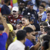 Darwin NúñezDarwin Núñez en la pelea con hinchas colombianos en la grada del estadio Bank of America.