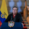 Fotografía cedida por la Presidencia de Colombia que muestra al mandatario, Gustavo Petro, mientras habla durante una alocución televisada este miércoles en Bogotá.