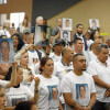 Familiares de víctimas de falsos positivos durante el acto de excusas públicas del Estado en Antioquia.