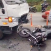 Buscan a los familiares del motociclista que se accidentó en la vía Pereira - Armenia.