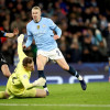 Erling Haaland, del Manchester City, en acción contra el portero del Brujas, Simon Mignolet.