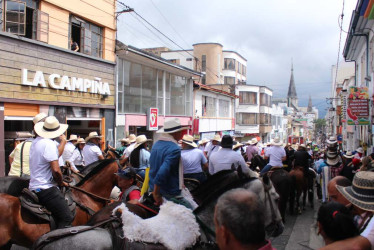 De acuerdo con el grupo de logística en la cabalgata de ayer se inscribieron cerca de 1.996 caballistas de diferentes partes del país.