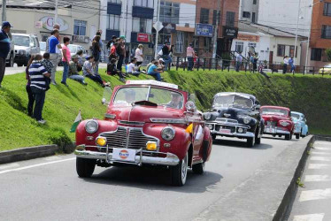 Desfile de carros antiguos
