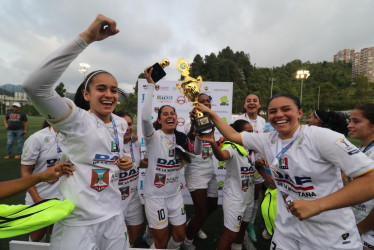 Once Caldas, campeón del fútbol femenino. 