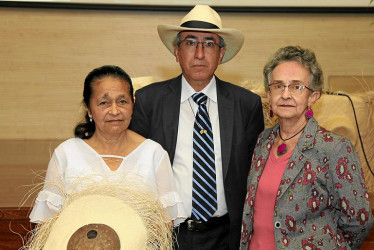 Fotos | Argemiro Idárraga | LA PATRIA Mariana González Hernández, (artesana ), Luis Fernando Arias Orozco y María Rosalba Arias Orozco, gestora cultural de Aguadas.