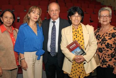 Olga Vallejo, Martha Gutiérrez, Francisco Arias, Martha Gómez y Libia Rincón.