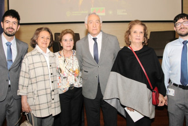 Fotos | Argemiro Idárraga | LA PATRIA Víctor Jurado, Esperanza Ramírez, Norma Giraldo, Gabriel Barreneche, Elvira Escobar de Restrepo y Juan Sebastián Rosas.