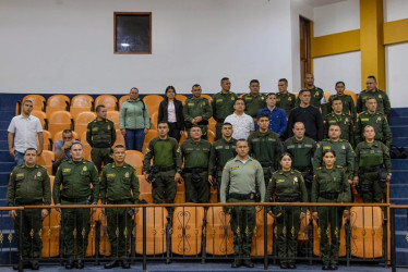 Grupo de policías homenajeado.