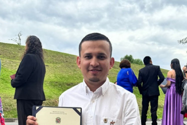 Edier Santiago Quiroga Henao recibió su título como especialista en Ingeniería Ambiental - Área Sanitaria de la Universidad Nacional de Colombia, sede Manizales.