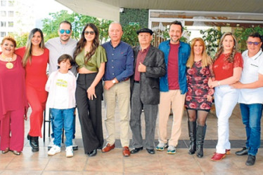 Orlando Alzate, Carolina Gallego, Luz Stella Piedrahíta, Mayra Stella Gallego Mejía, María Alejandra Cárdenas, Santiago Nicholls, Juan Antonio Nicholls Valencia, Valentina Valencia, Gilberto González, Oswaldo Gallego, Daniel Londoño, Teresa Serna, Leidy Arias, Jorge Alirio Nieto, Ana María Gallego y Martha Arbeláez