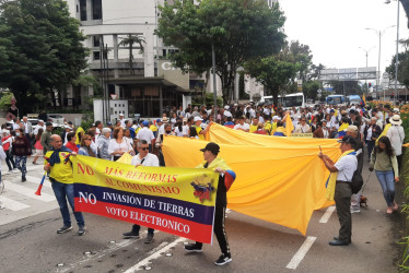 En Manizales marcha en contra las reformas del gobierno Petro