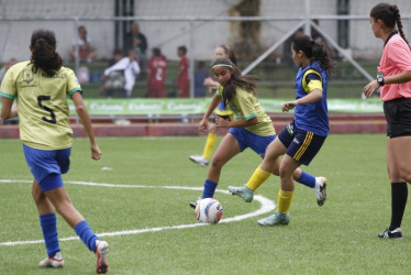 Acciones de la final femenina que le ganó 6-5 Brasil a Suecia. 