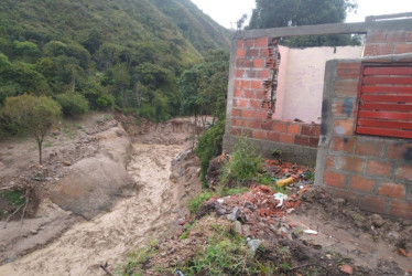 Destinan 2,1 billones de pesos para atender emergencias por las lluvias