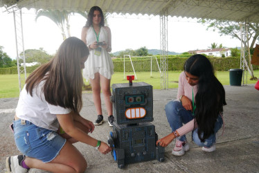 Tecnoacademia del Sena desarrolló en Santágueda de Palestina, un encuentro temático con estudiantes de 8 municipios, quienes por tres días conocieron sobre robótica, ciencia y tecnología y además expusieron prototipos de proyectos.