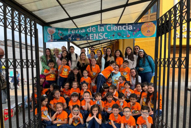 Las estudiantes de básica primaria que participaron en la Feria.