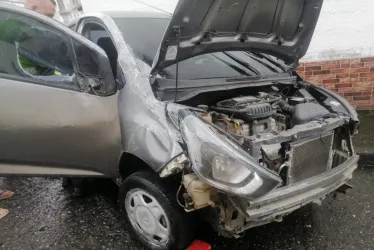 Así quedó el carro después del accidente. 