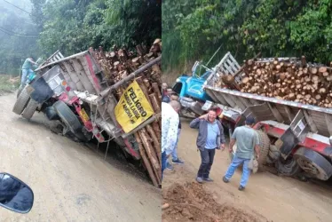 Camión que transportaba madera se volcó en la vía Pácora-Aguadas