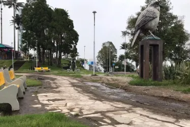 Antes. Accesos y zonas verdes deteriorados se hacían cada vez más evidentes en el parque.