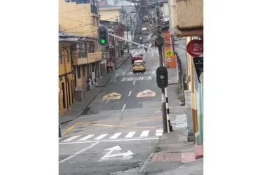 Semáforo averiado en el barrio San Joaquín, para el que piden pronta reparación.