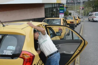 Los taxitas se alistan para una jornada nacional de protesta.