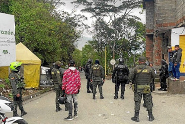 La Policía y el Ejército despejaron las vías en el Bajo Cauca antioqueño y Sur de Córdoba.