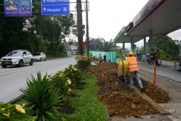 Intervienen la calzada aledaña a la estación de gasolina. Con recursos de Regalías.