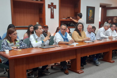 John Makario Londoño, director de Geoamenazas del Servicio Geológico Colombiano, en un PMU en la Gobernación de Caldas. 