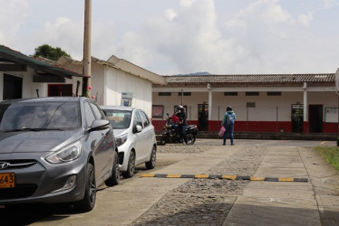 Los carros, por el patio Foto | Rubén Darío López | LA PATRIA