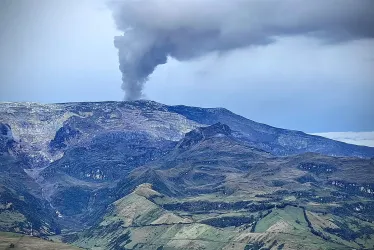 Imágenes del Volcán Nevado del Ruiz de ayer, 10 de abril. 