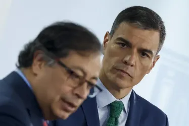 El presidente del Gobierno español, Pedro Sánchez y el presidente de Colombia, Gustavo Petro