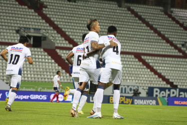 La celebración de los jugadores del Once en el gol de Dayro Moreno. Después de 10 fechas volvió a ganar el Blanco.