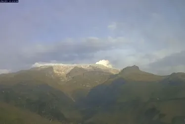 Vista del volcán Nevado del Ruiz este domingo. 