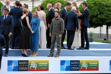 Foto | EFE | LA PATRIA  El camino de Ucrania hacia la OTAN está lleno de tropiezos, Volodímir Zelenski sabe que la adhesión es inviable mientras dure la guerra con Rusia.