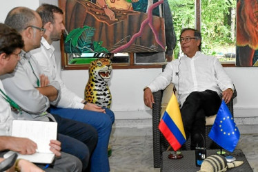 FOTO | EFE | LA PATRIA  La Unión Europea (UE) estaría abierta a mirar y discutir la propuesta del presidente colombiano, Gustavo Petro, de reestructurar el sistema financiero global para adoptar el cambio de deuda extranjera por acción climática.