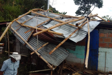 Esta vivienda, en la vereda Campo Alegre de Manzanares, perdió su techo tras el vendaval ocurrido sobre la 1:00 a.m. de este domingo en el oriente de Caldas.