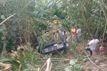 El accidente ocurrió en la vía hacia la vereda El Salado, en el sector de Santa Cecilia. Cinco menores de edad resultaron lesionados.